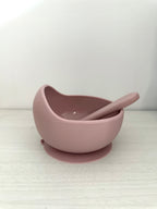 Bavoirs, bol et cuillère - petit chat rose