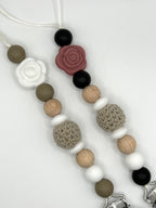 Attache-suces blanche - laine grise et fleur