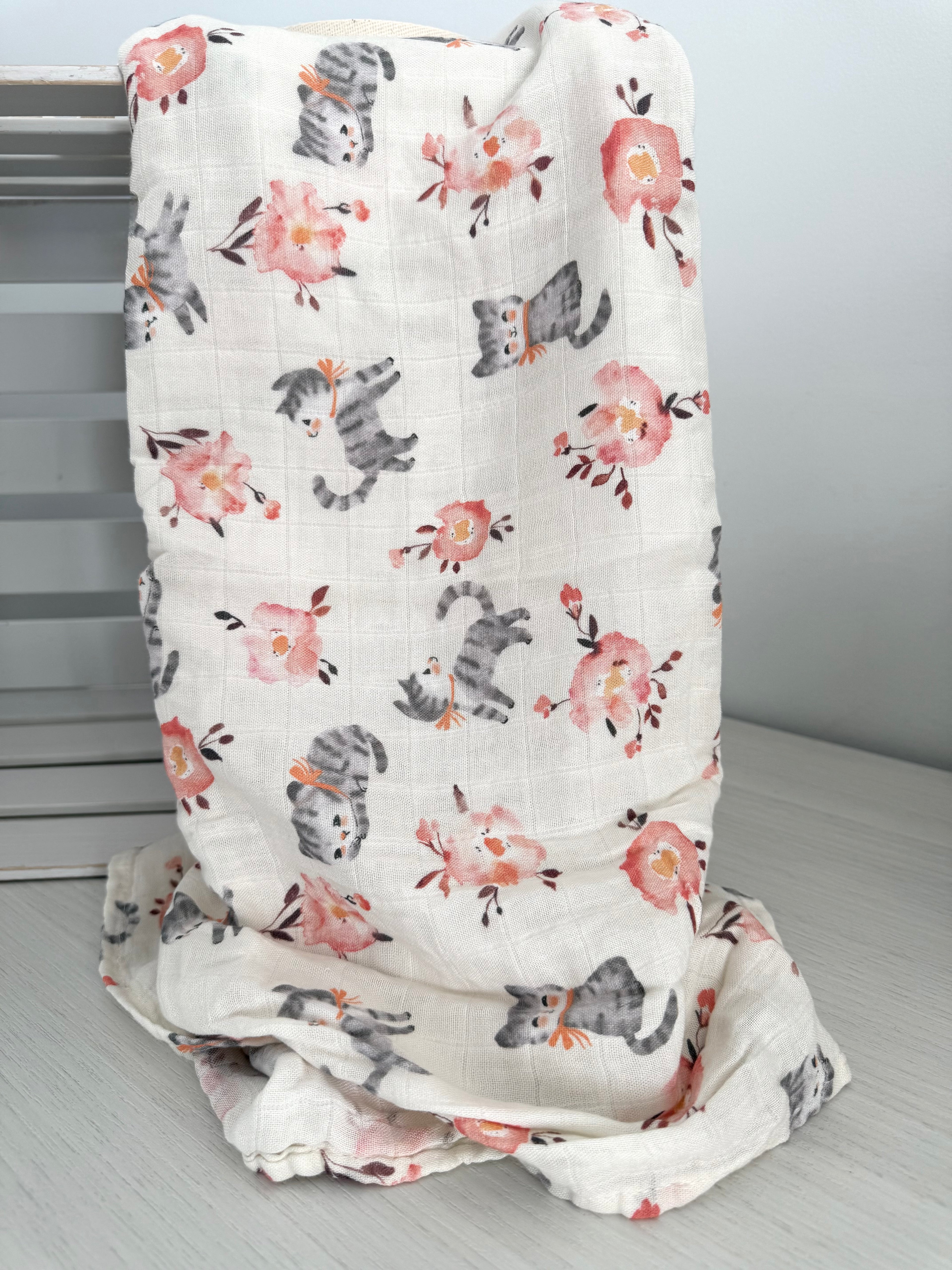 Mousseline - petits chatons et fleurs