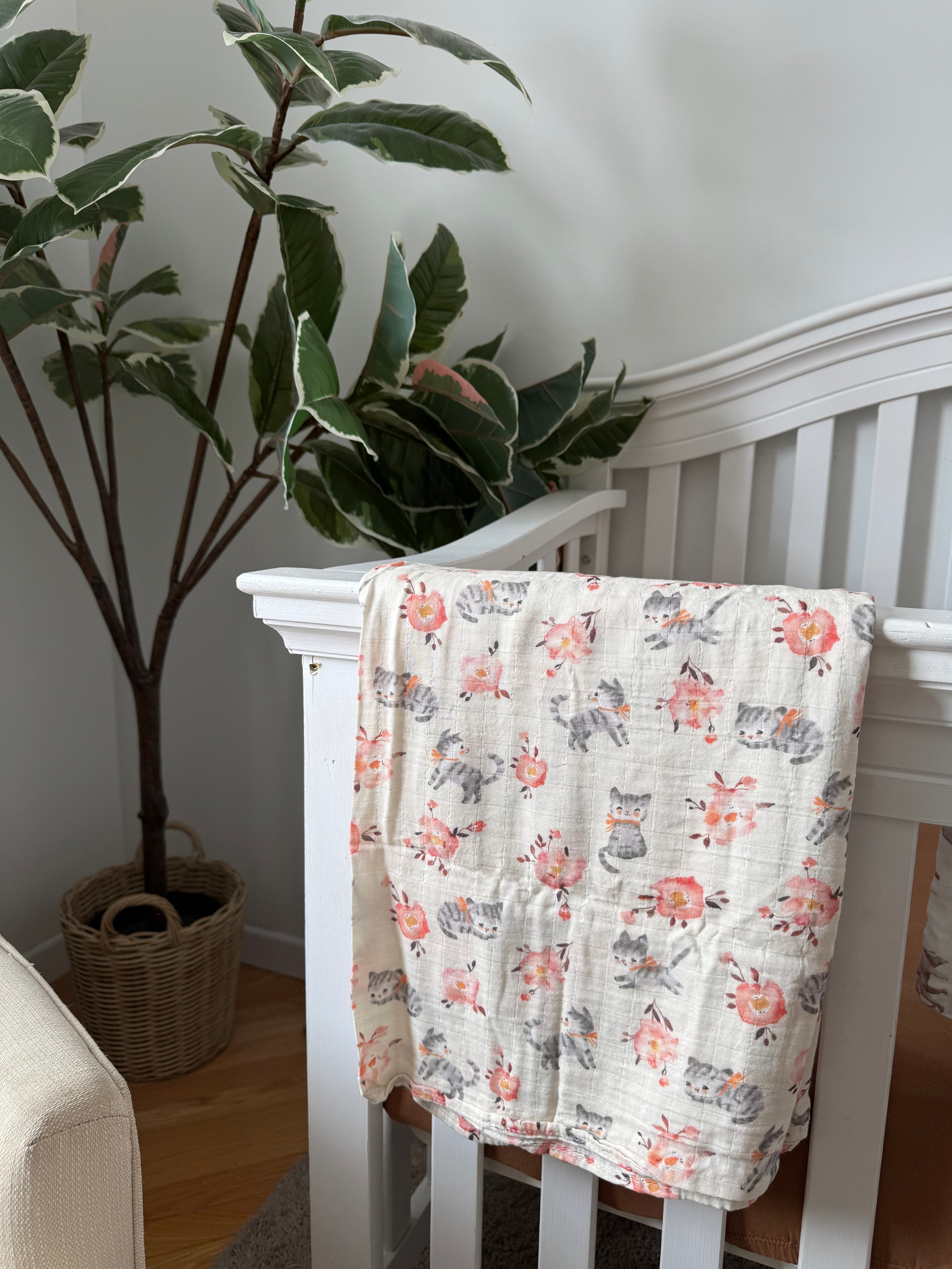 Mousseline - petits chatons et fleurs