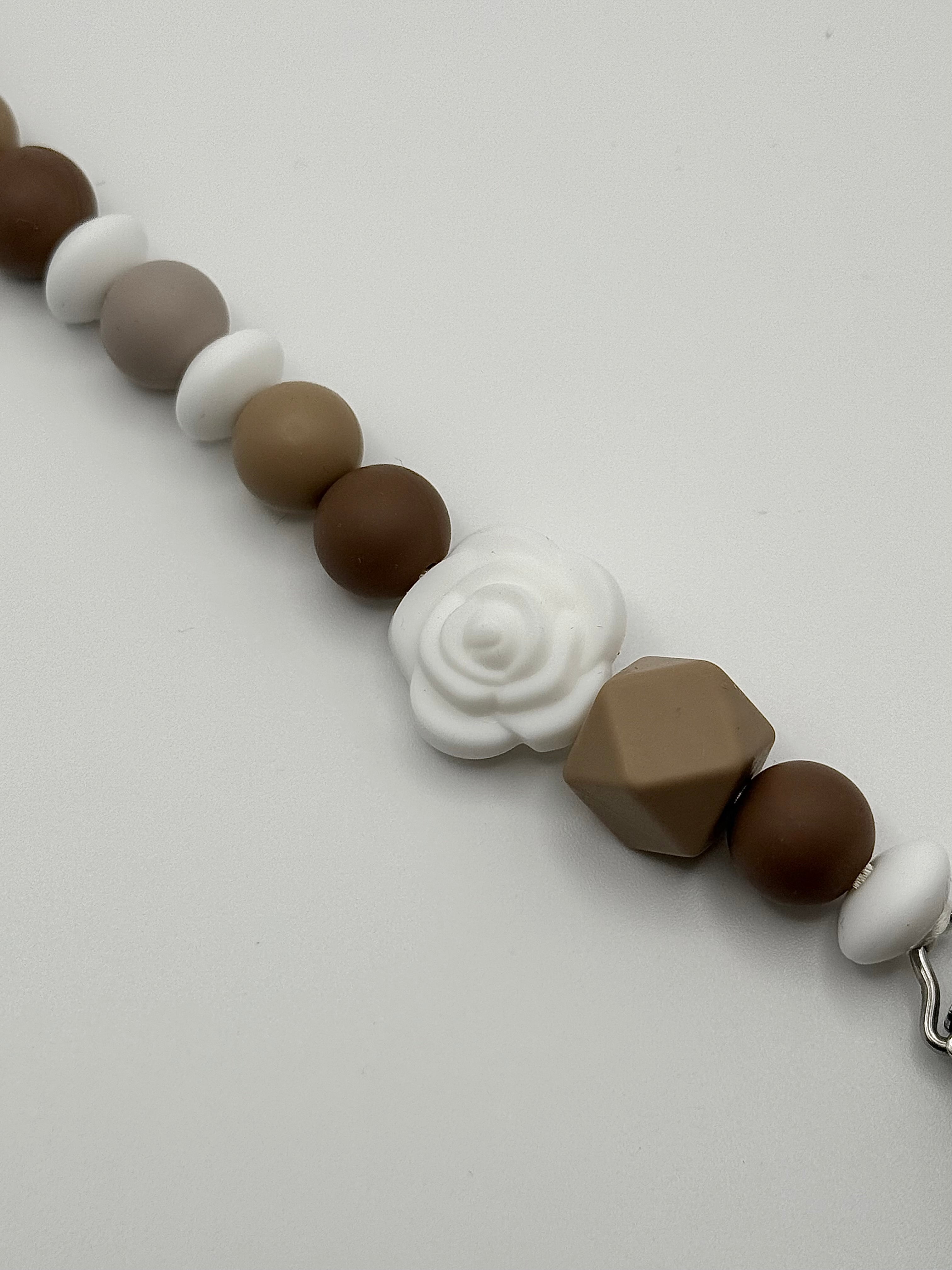 Clip beige - rose blanche