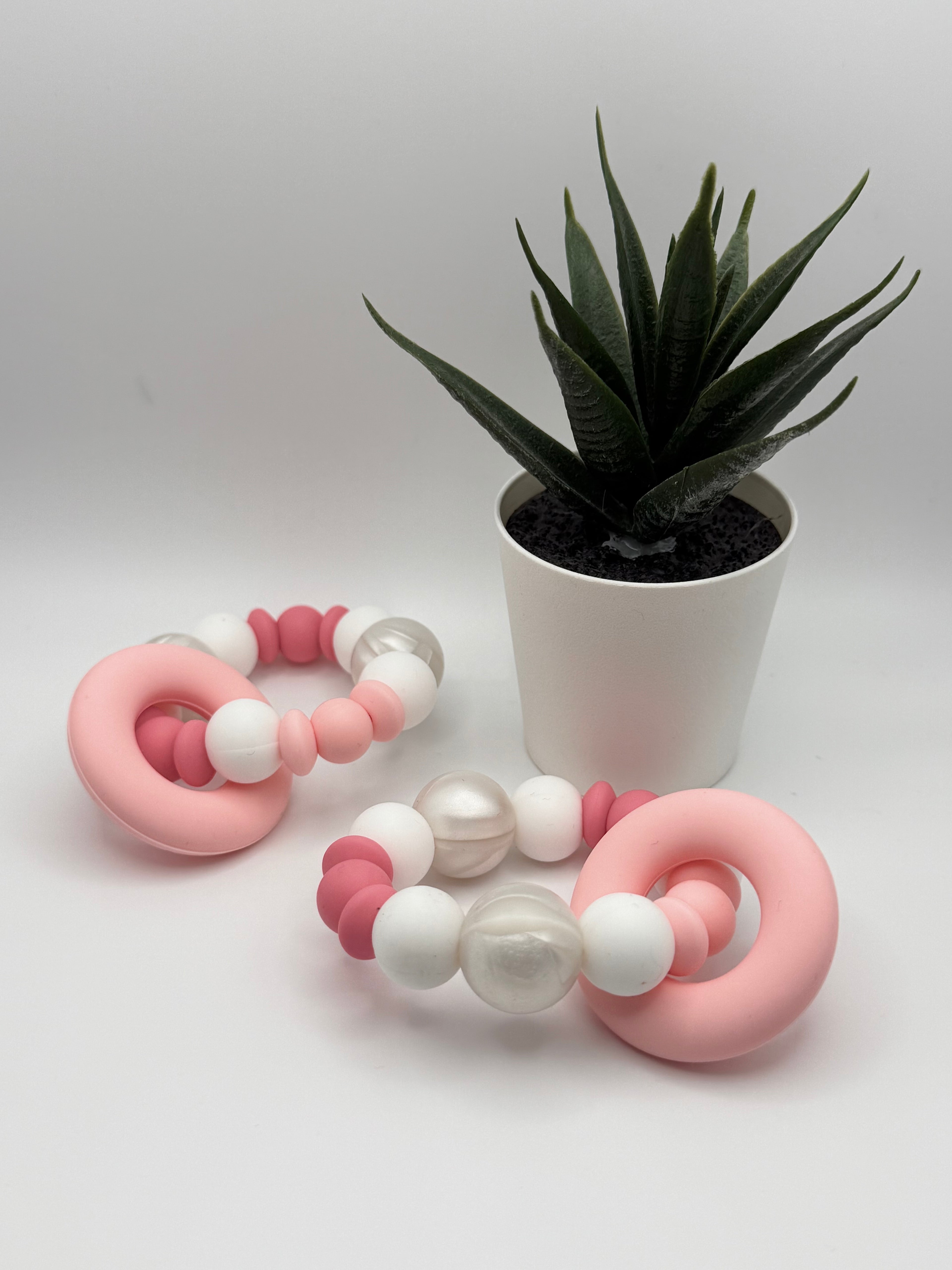 Anneau en silicone - rose et perle