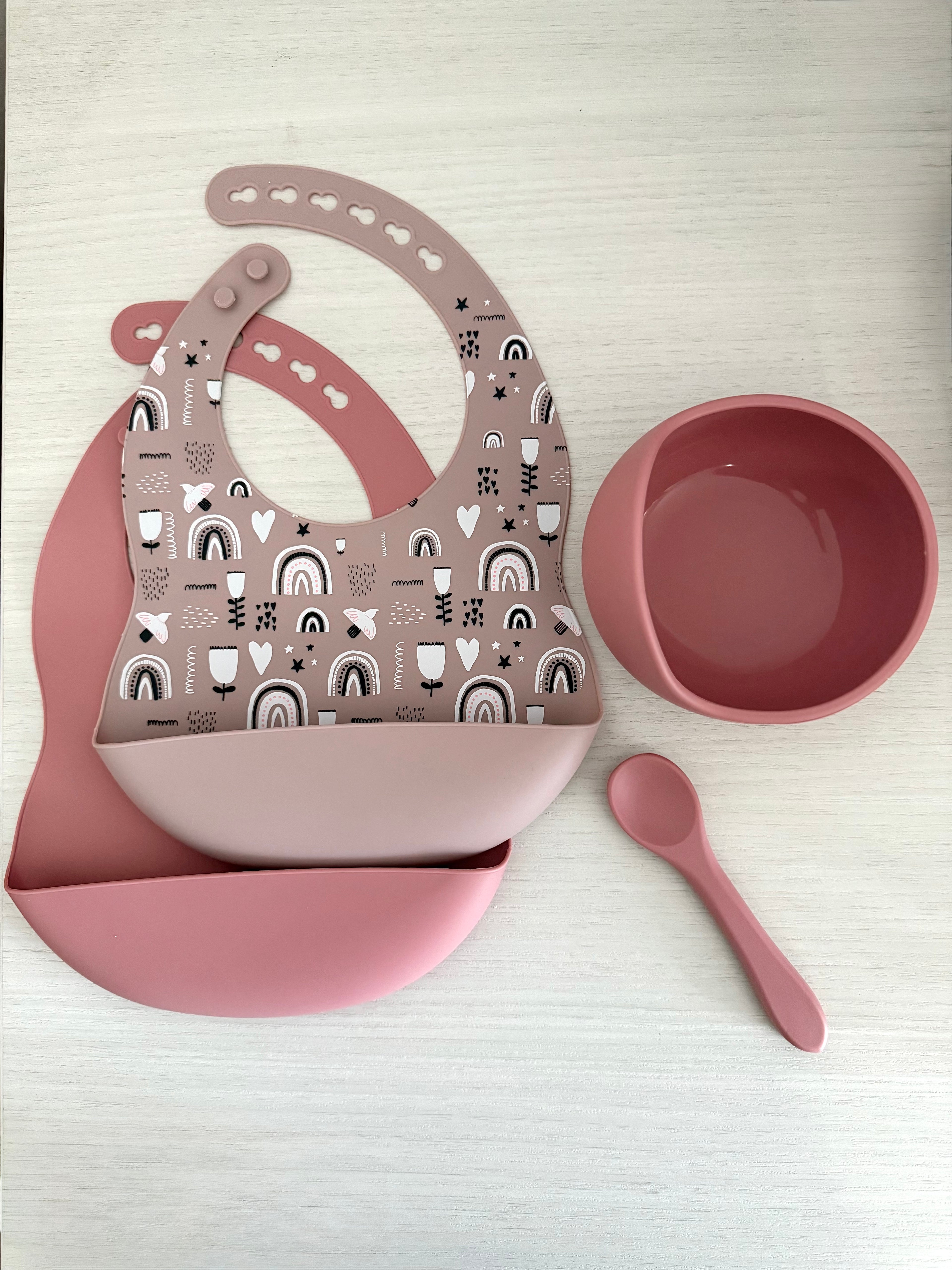 Bavoirs, bol et cuillère - arc-en-ciel