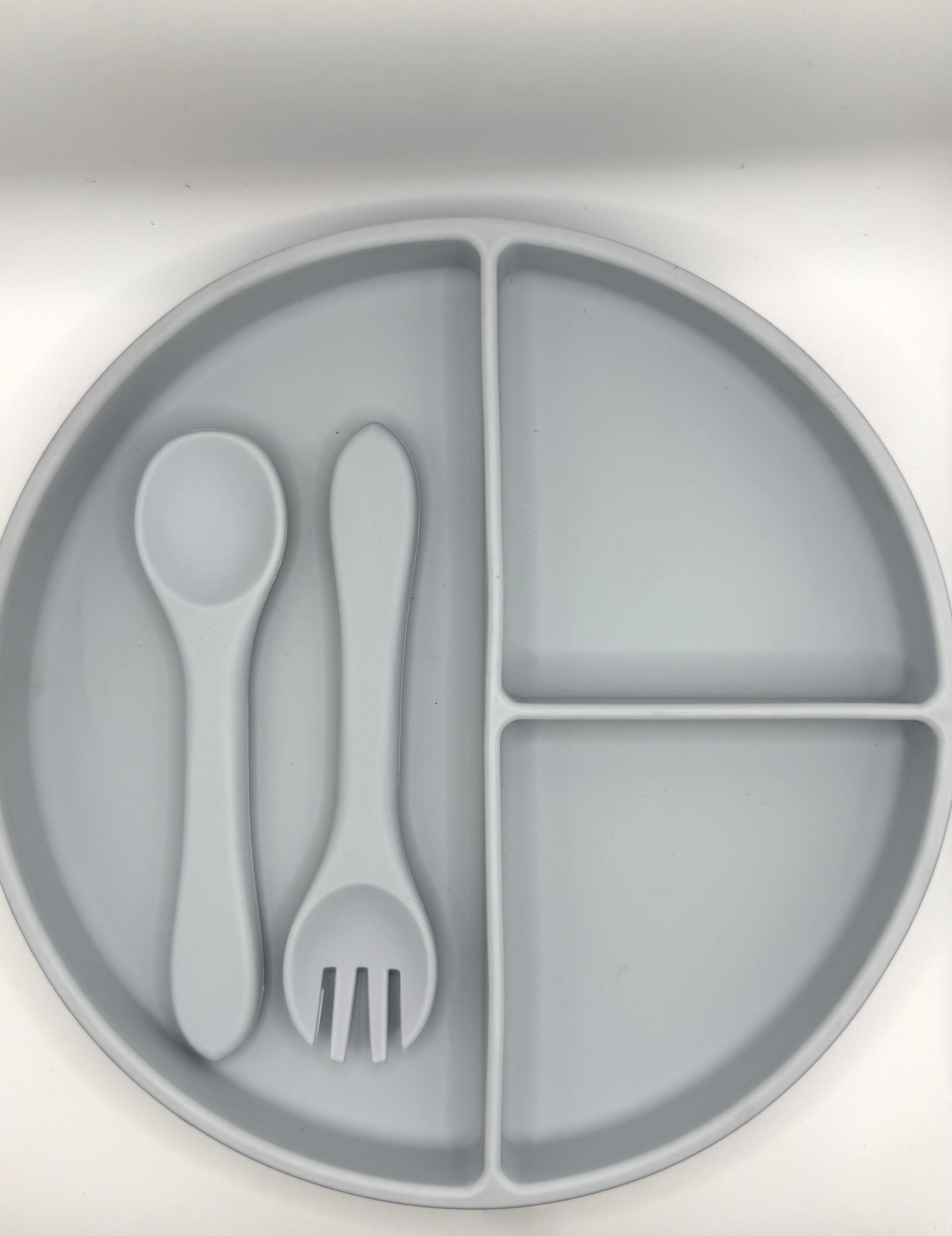 Assiette et ustensiles - gris bleu