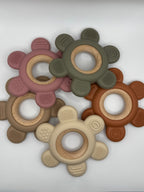 Jouet de dentition - Fleur en silicone et anneau de bois